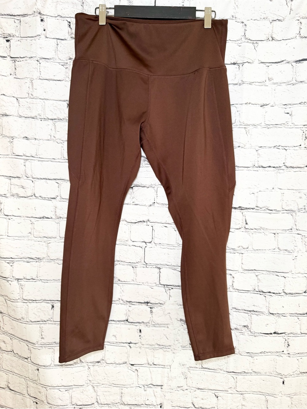Legend. Brown leggings. Size XL